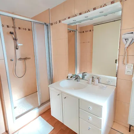 Отель Restaurant Roess